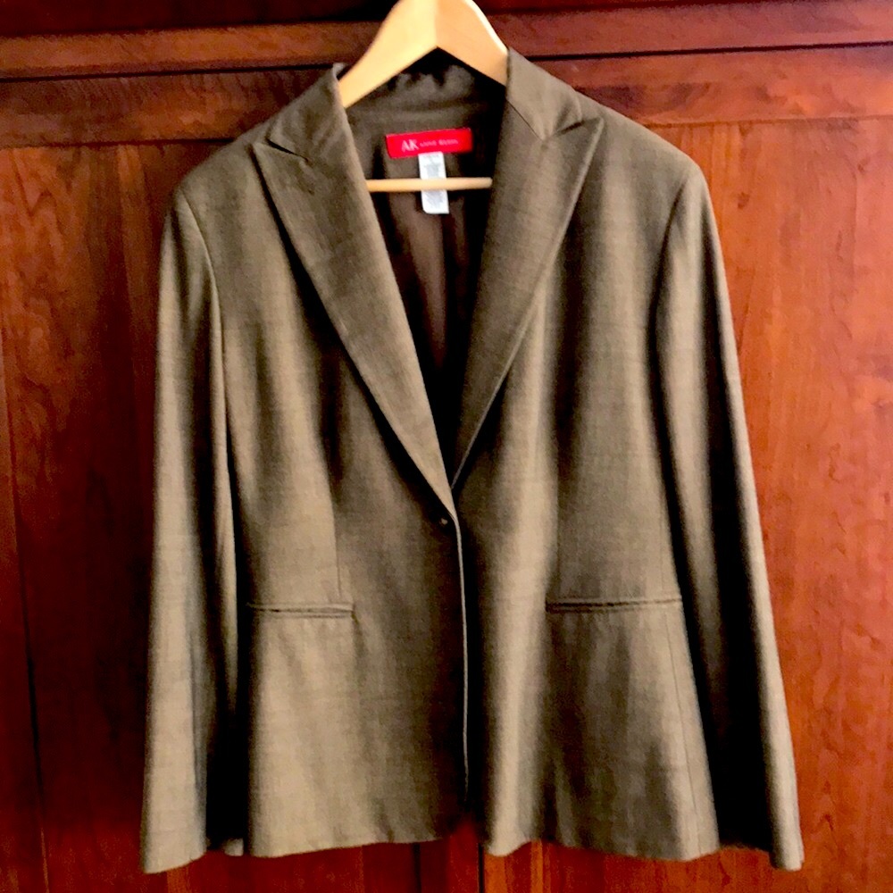 One button blazer